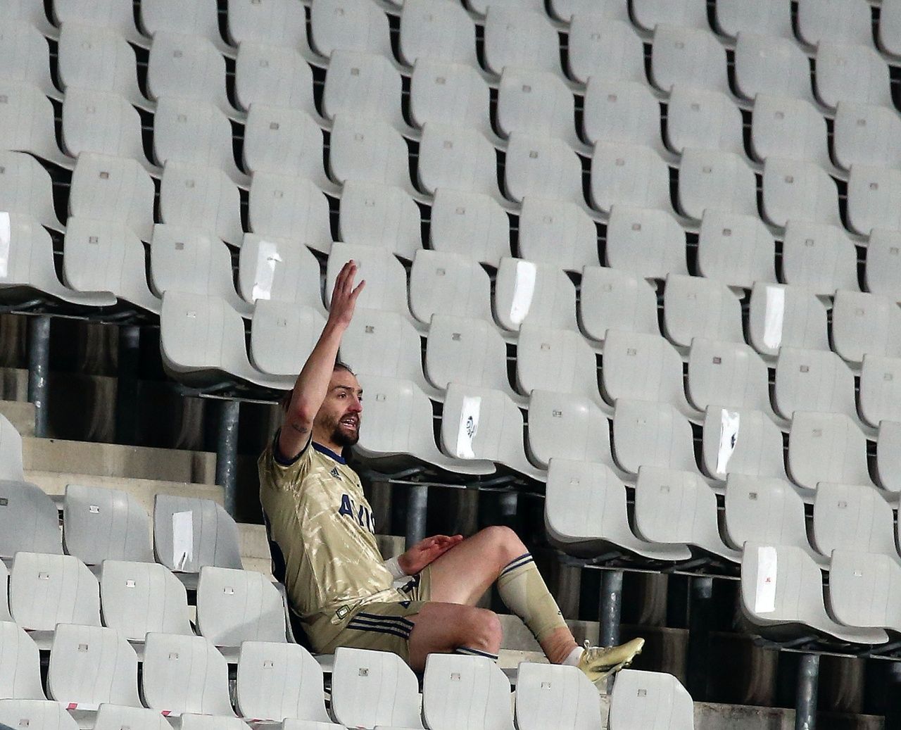 Caner Erkin'den değişikliğe tepki 1