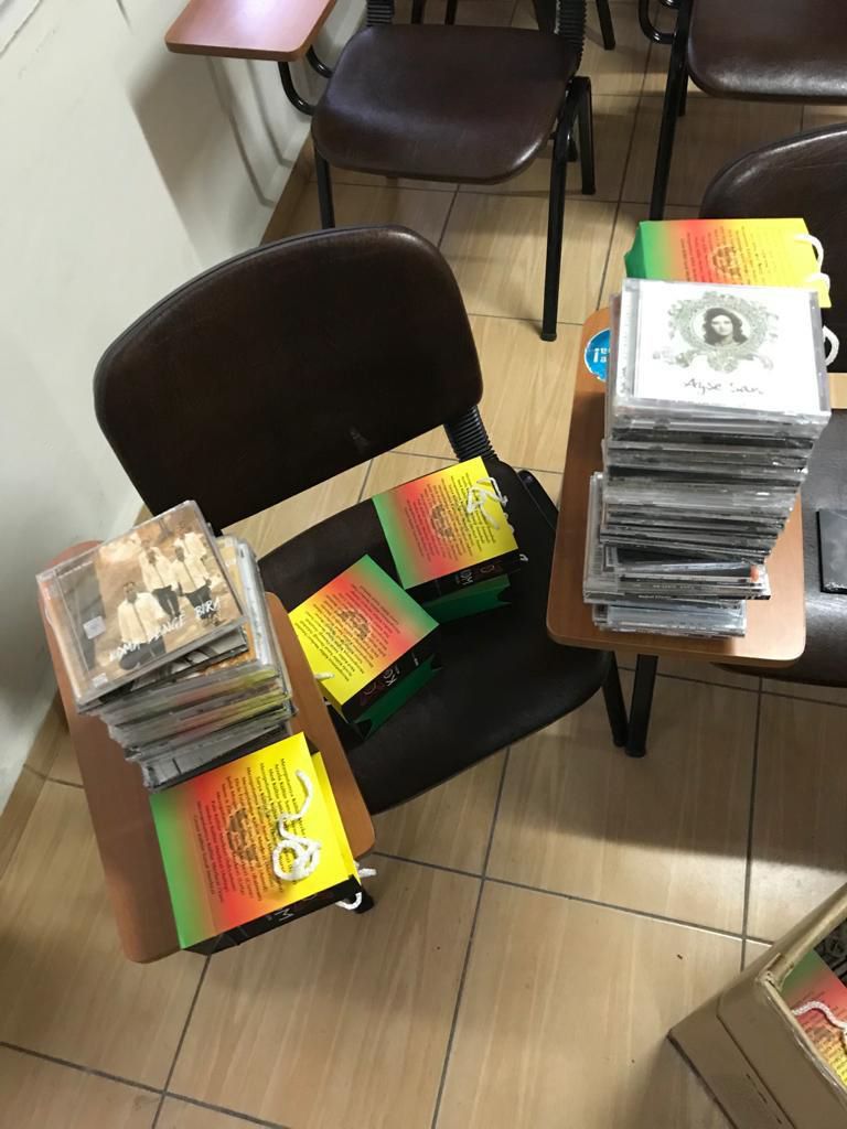 HDP binalarında PKK paçavraları! 13