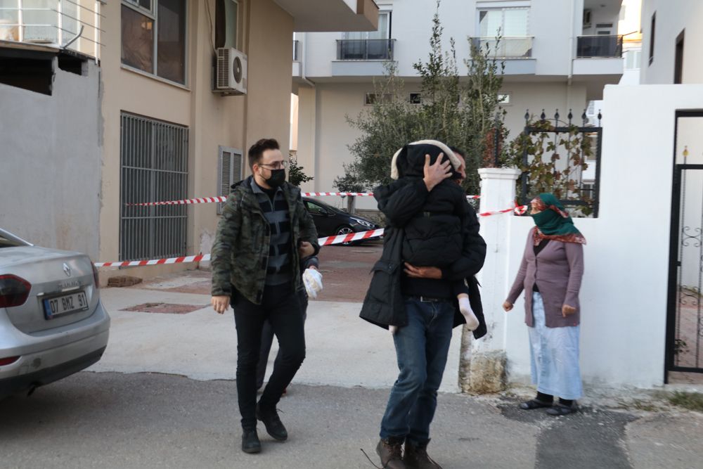 Doktor önce eşini öldürdü aynı silahla intihar etti! 8