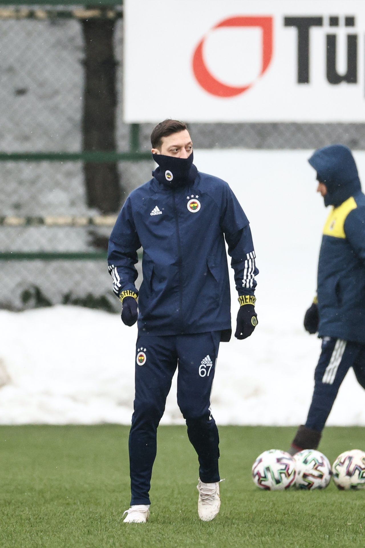Mesut Özil ilk 11'e yerleşiyor 8