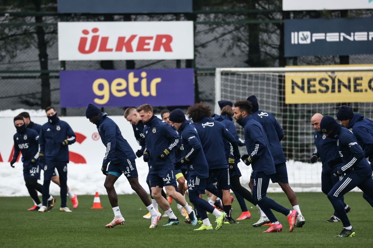 Mesut Özil ilk 11'e yerleşiyor 7