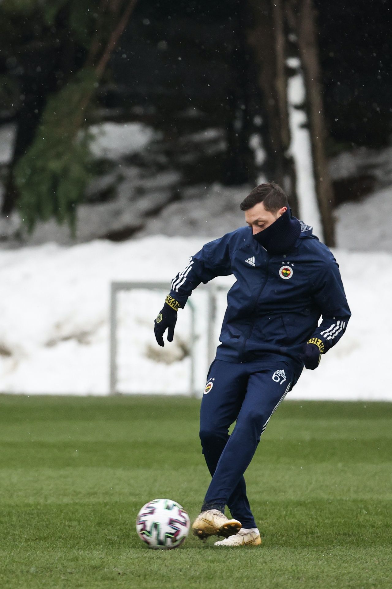 Mesut Özil ilk 11'e yerleşiyor 3