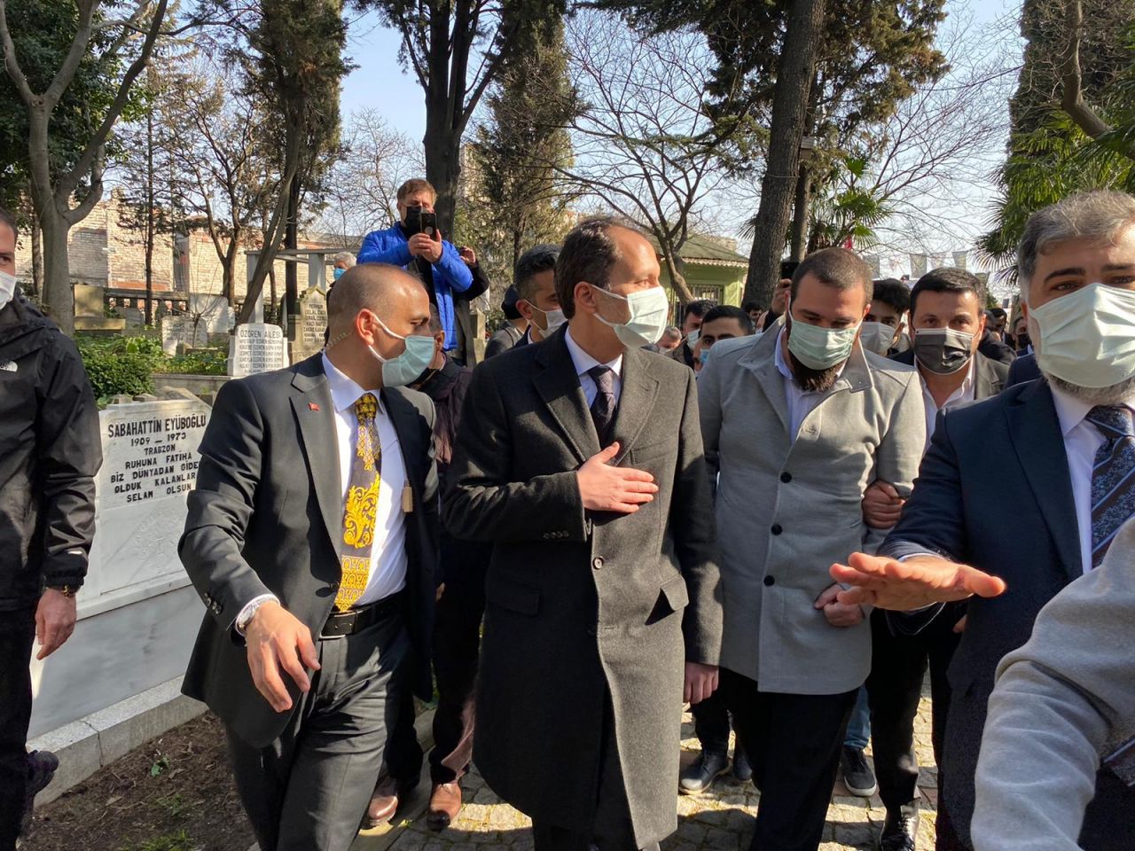 Fatih Erbakan'dan babası Necmettin Erbakan'ın kabrine ziyaret 5