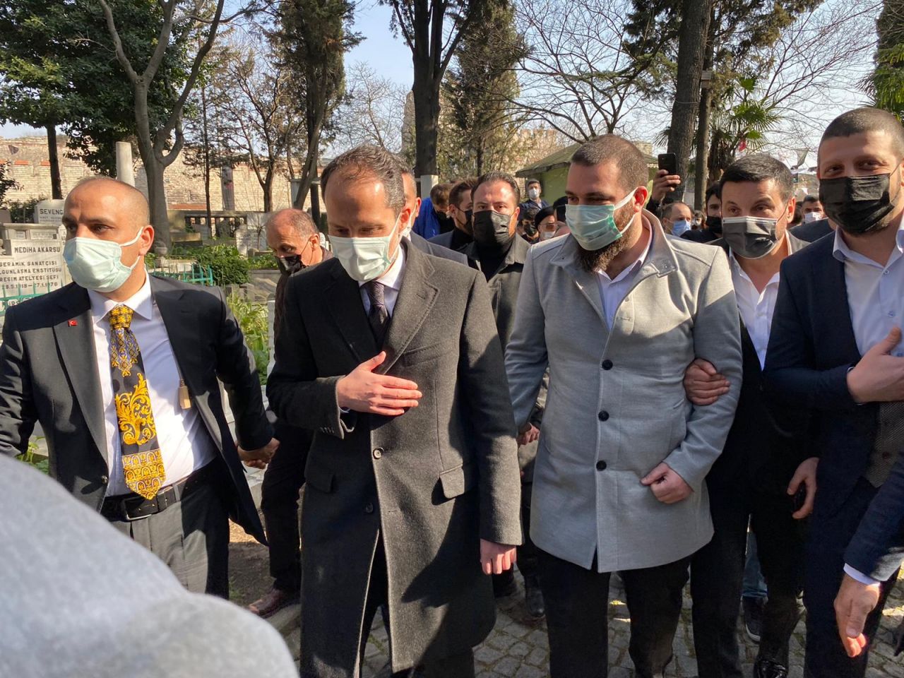 Fatih Erbakan'dan babası Necmettin Erbakan'ın kabrine ziyaret 2
