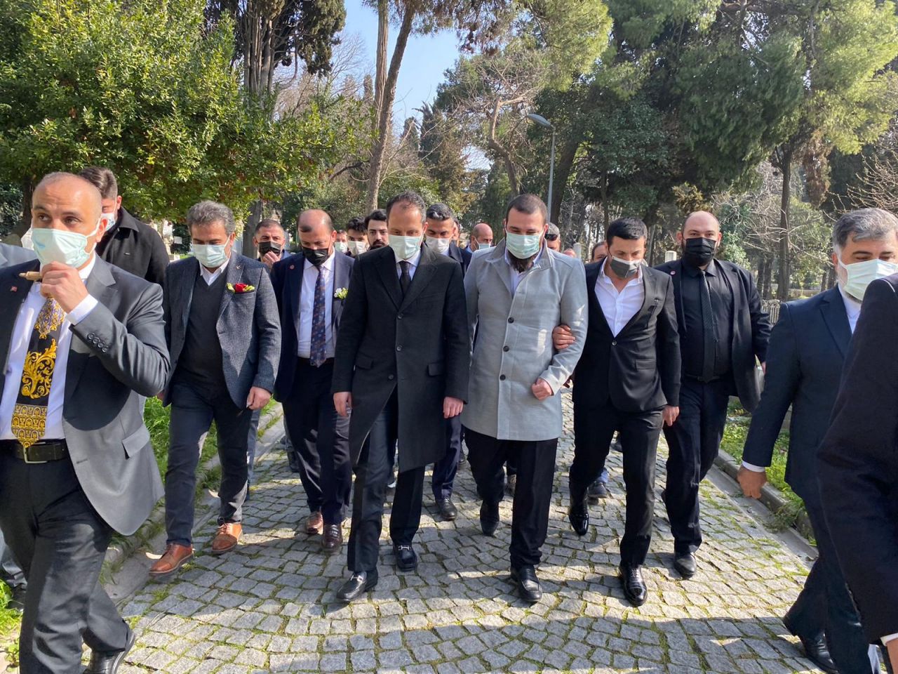 Fatih Erbakan'dan babası Necmettin Erbakan'ın kabrine ziyaret 4