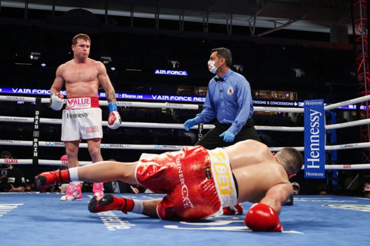 Tarihi maçta Avni Yıldırım, Canelo Alvarez’le karşılaştı! 5