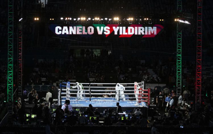 Tarihi maçta Avni Yıldırım, Canelo Alvarez’le karşılaştı! 1