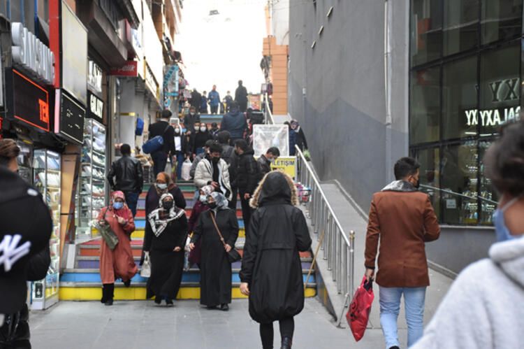 Hafta sonu kısıtlamaları o illerde kalkıyor! 8
