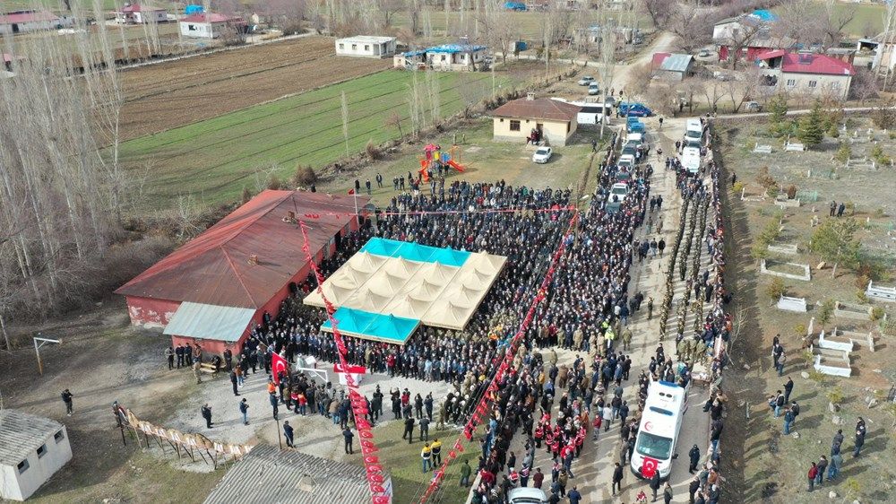 Bitlis şehitlerine veda 18