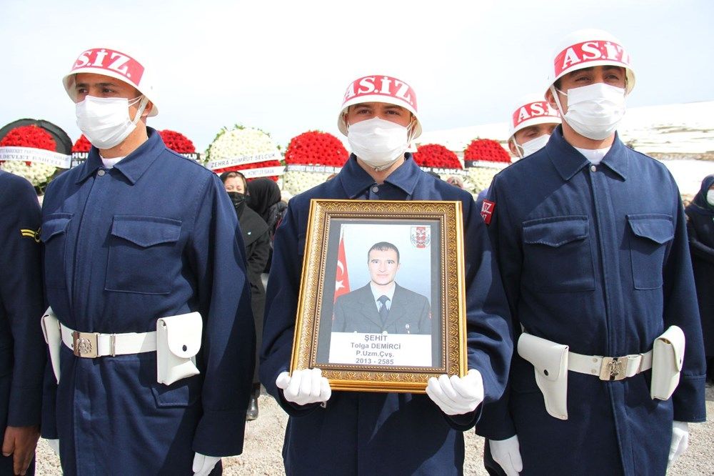 Bitlis şehitlerine veda 6