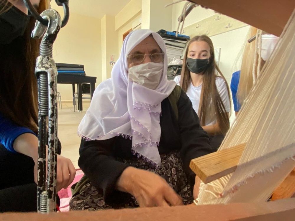 Okuma yazma bilmeyen Teslime nine 86 yaşında eğitimci oldu 1