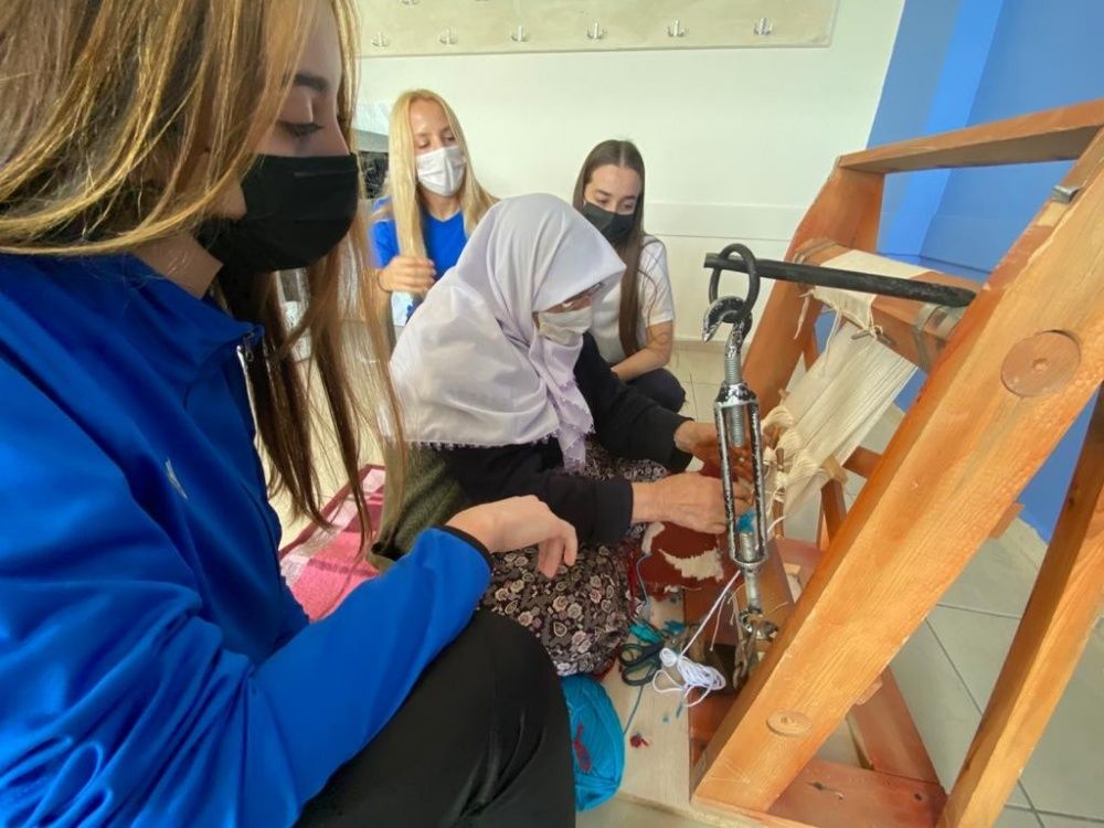 Okuma yazma bilmeyen Teslime nine 86 yaşında eğitimci oldu 12