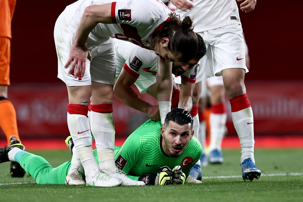 Hollanda basını: "Burak Yılmaz'ın coştuğu Türkiye'de rezil olduk" 8