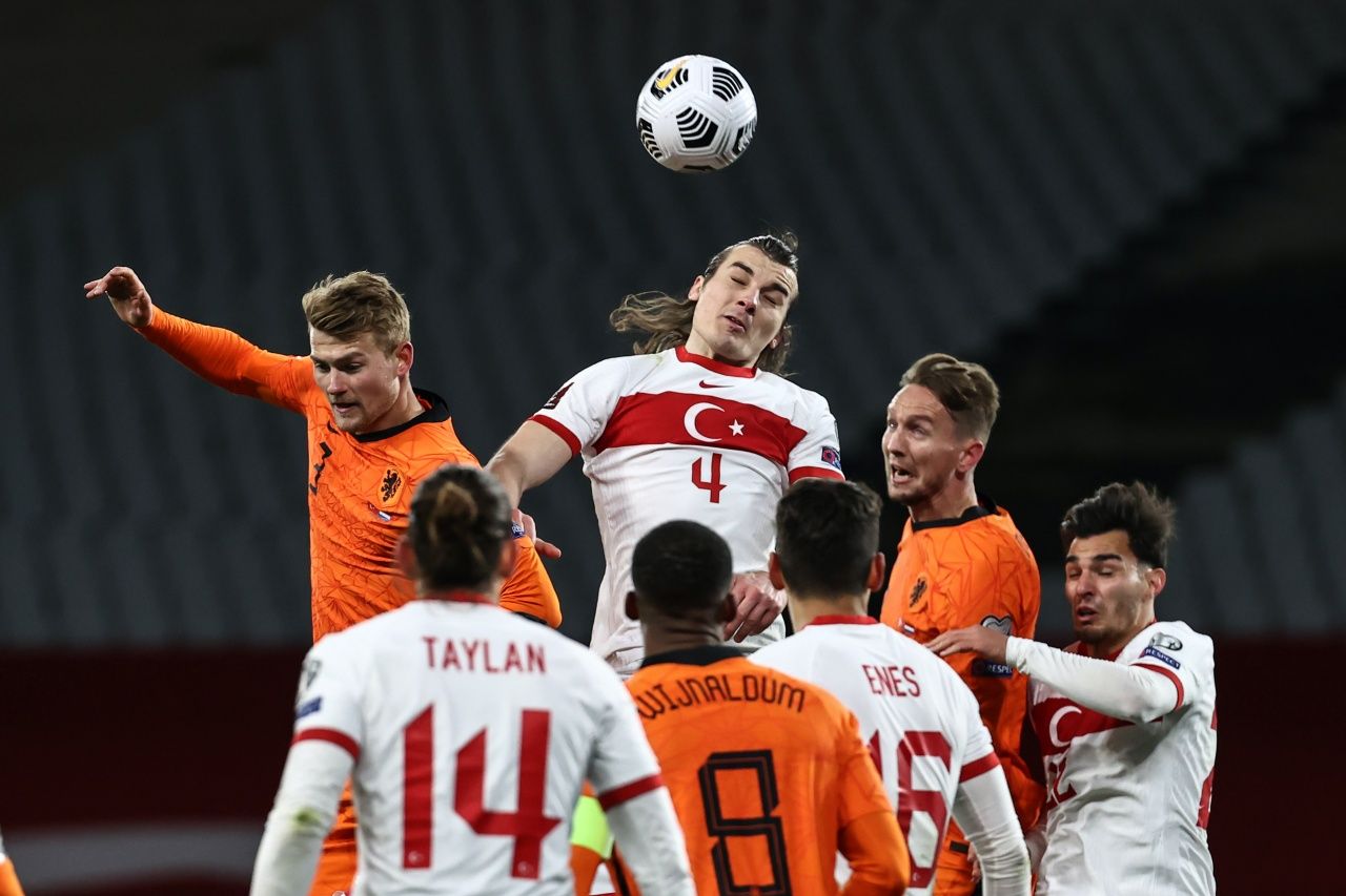Hollanda basını: "Burak Yılmaz'ın coştuğu Türkiye'de rezil olduk" 9