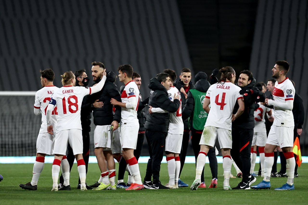 Hollanda basını: "Burak Yılmaz'ın coştuğu Türkiye'de rezil olduk" 12