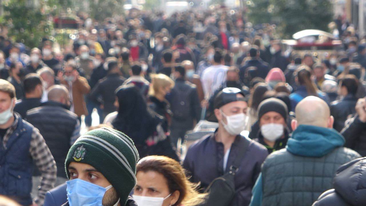 Taksim ve İstiklal tıklım tıklım! 4