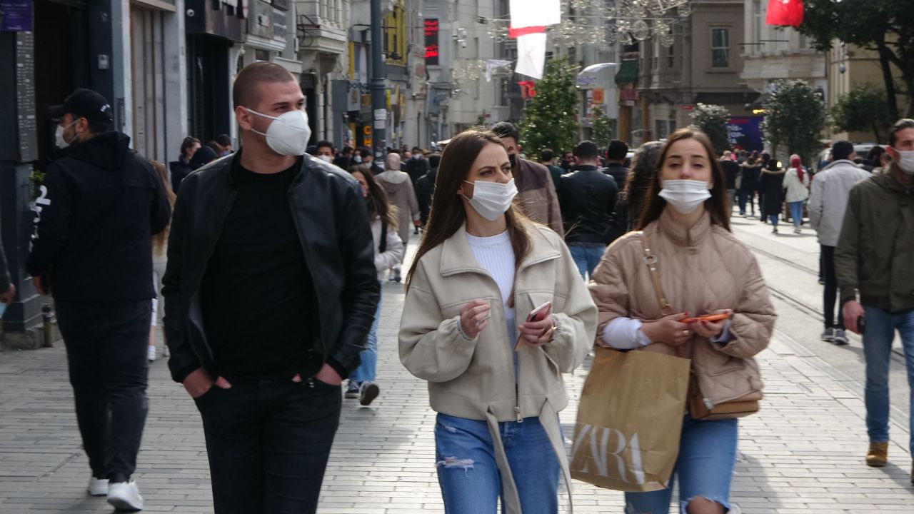 Taksim ve İstiklal tıklım tıklım! 7