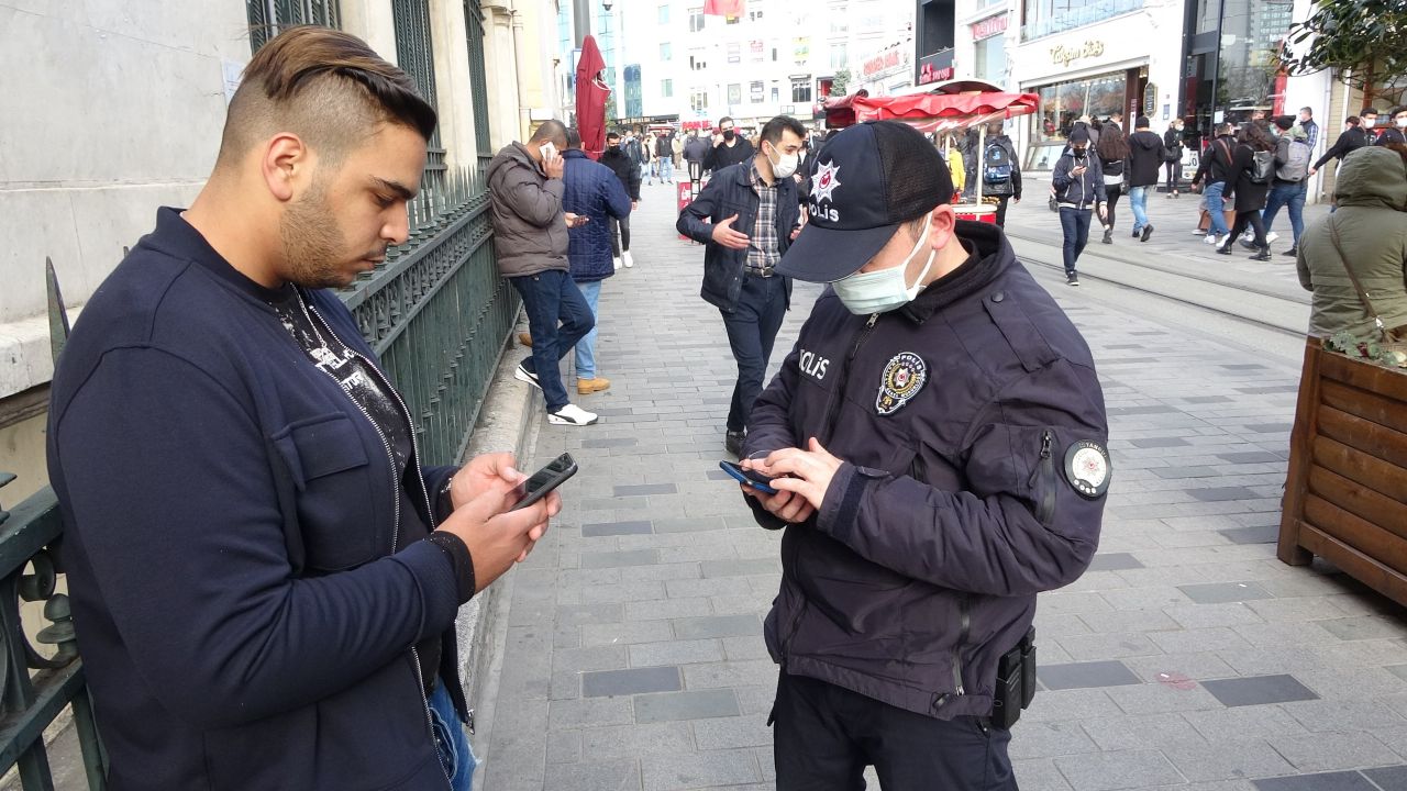 Taksim ve İstiklal tıklım tıklım! 1