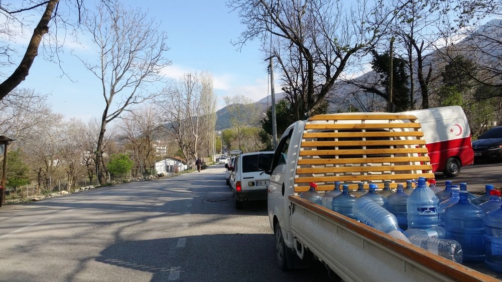 Bursa'da ramazan öncesi 5 kilometrelik su kuyruğu 1