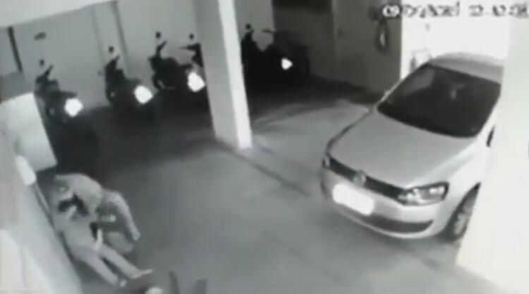 Cani adam sevgilisine kızıp, talihsiz komşusunu öldürdü! 7