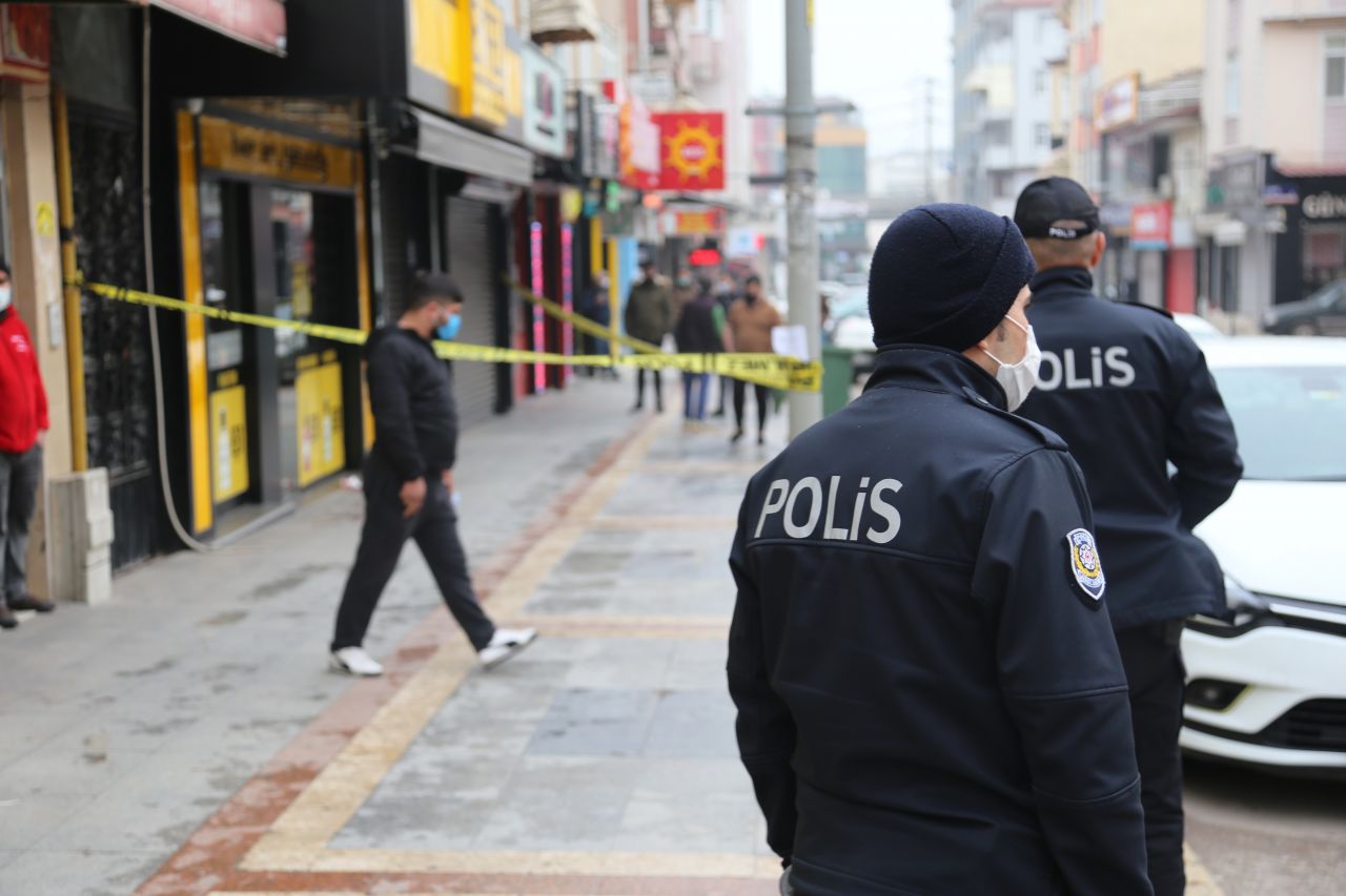 Cadde üzerinde kurşunların hedefi oldular 2