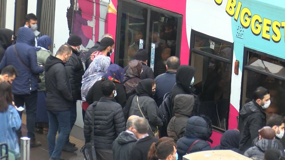 Kısıtlama öncesi toplu taşıma hınca hınç 4