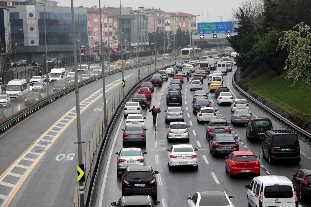 Kısıtlama öncesi toplu taşıma hınca hınç 21