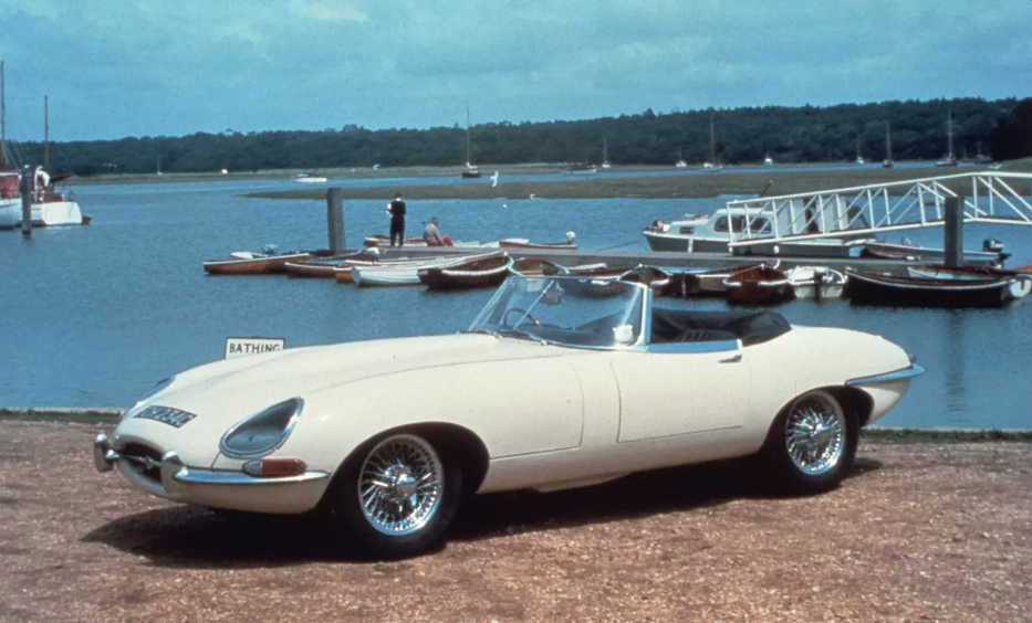 Jaguar E-Type 60. Yılını özel seriyle kutluyor 1