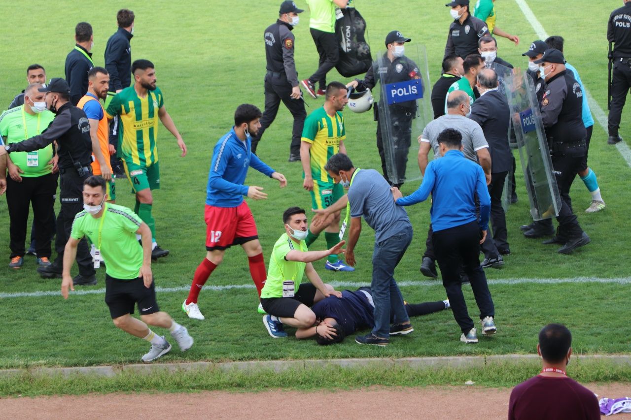 Siirt İl Özel İdare Spor-Dila Gıda Adıyaman 1954 Spor maçı karakolda bitti! 3