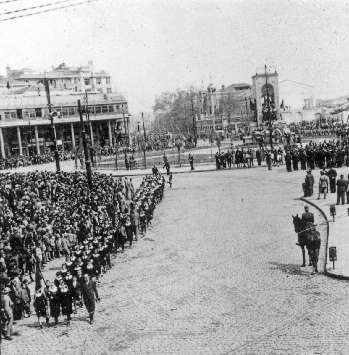 Geçmişten günümüze 23 Nisan Ulusal Egemenlik ve Çocuk Bayramı Kutlamaları 5