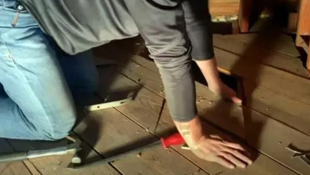 Böylesi görülmedi! Oturdukları evin parkelerinden hazine çıktı... 2