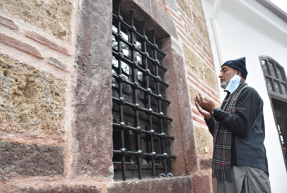 Ertuğrul Gazi'nin türbesini ziyaret etmek için İngiltere'den geldiler 5