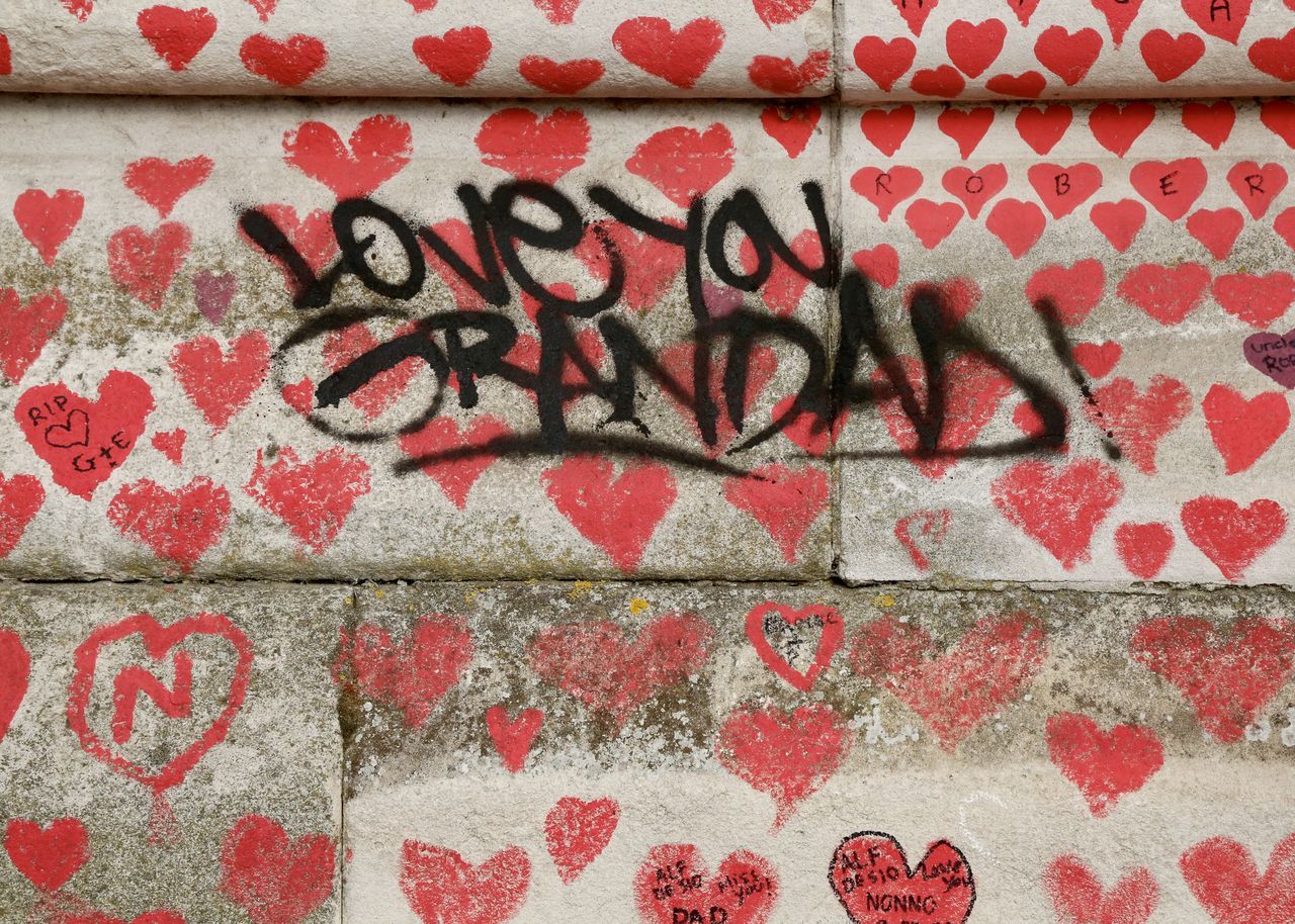 Cesetleri yığma sözüne karşı 150 bin kalp 54