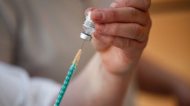 Koronavirüs aşısının yeni yan etkisi ortaya çıktı! Yüzlerce kişi hastaneye başvurdu... 9