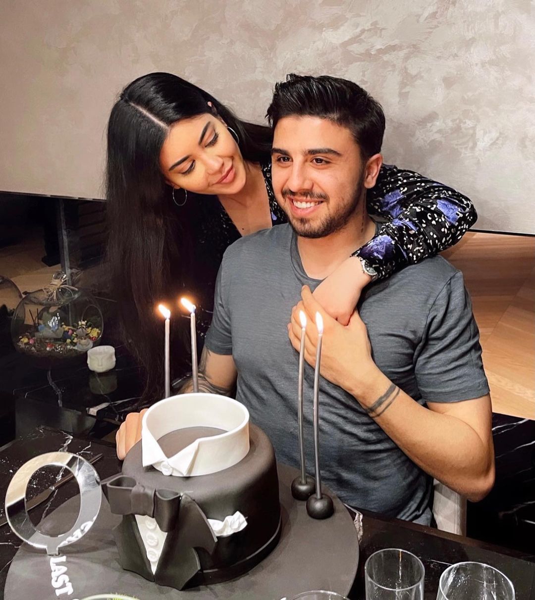 Ozan & Rojin Tufan çiftinden Hataylı öğrencilere kütüphane desteği 10