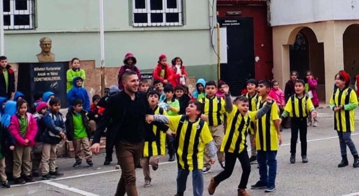 Ozan & Rojin Tufan çiftinden Hataylı öğrencilere kütüphane desteği 5