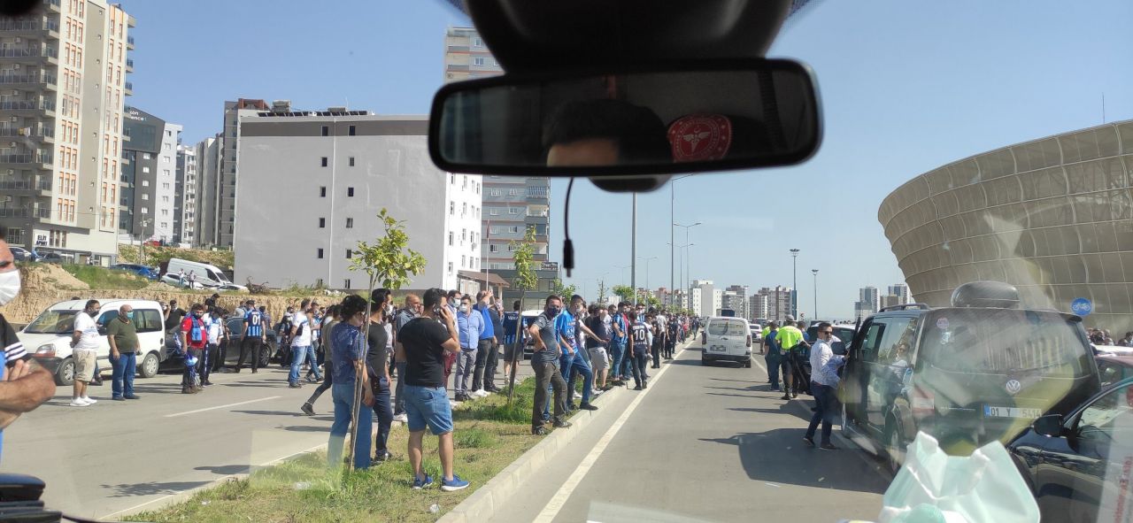 Adana ve Giresun'daki maçlarda skandal görüntüler! 5