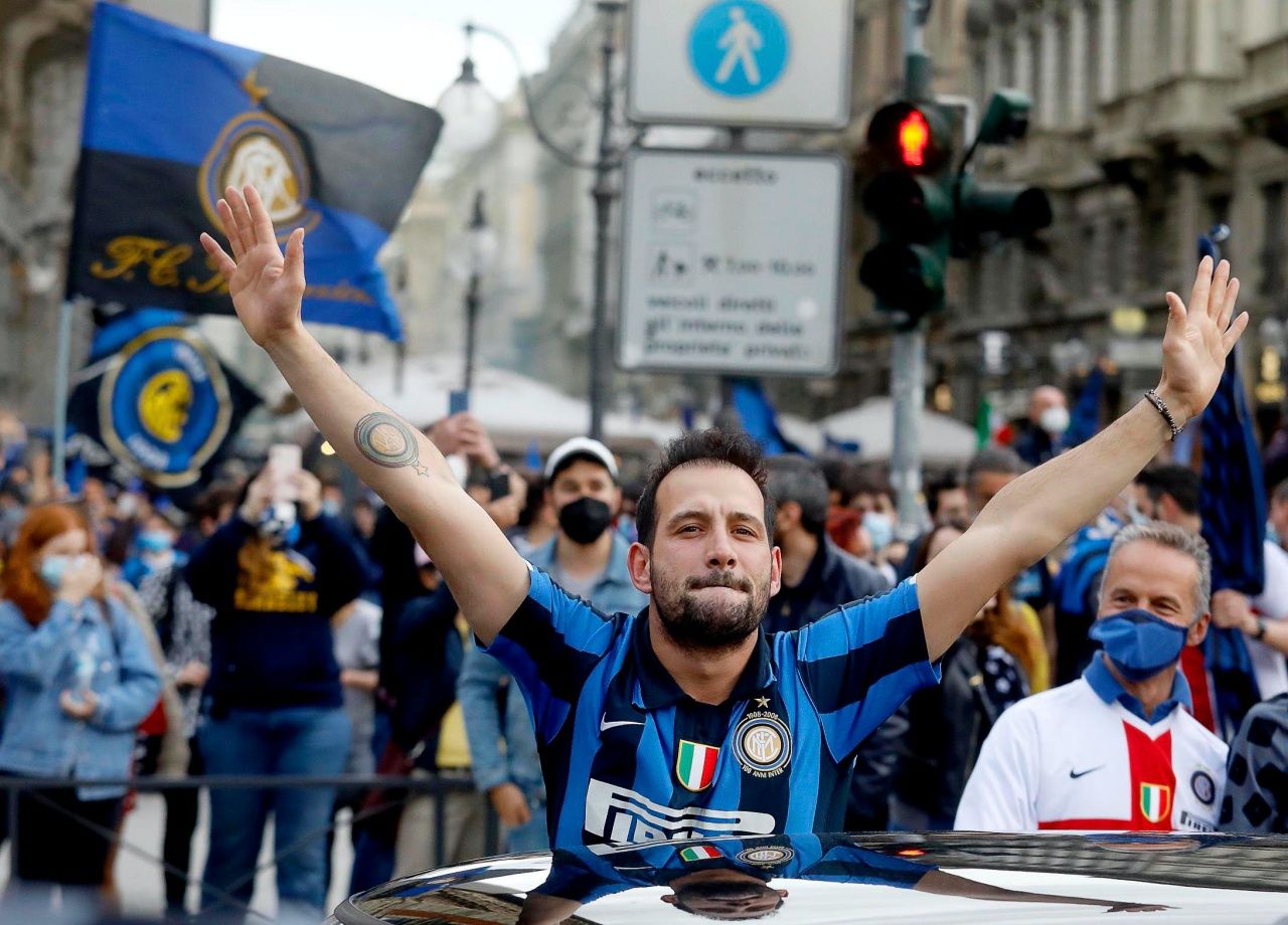 Inter taraftarları Covid-19'u unuttu 3
