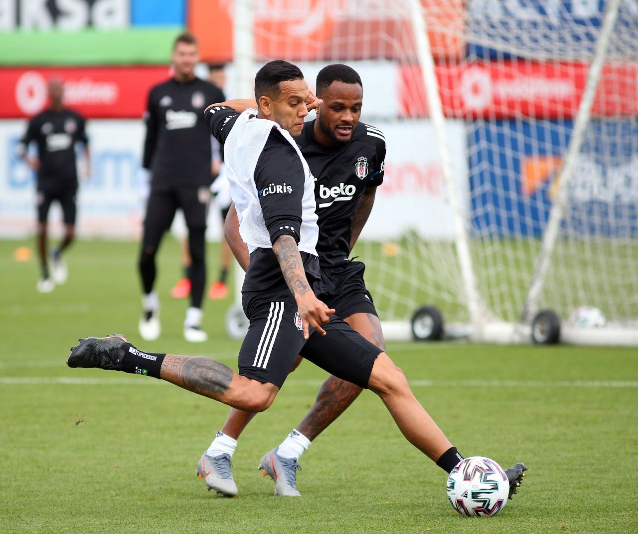 Beşiktaş'ta derbi öncesi Aboubakar ve N'Koudou belirsizliği 2