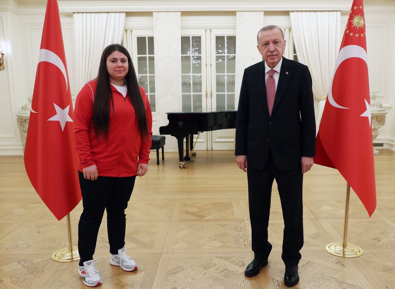Cumhurbaşkanı Erdoğan, şampiyonlarla iftarda 4