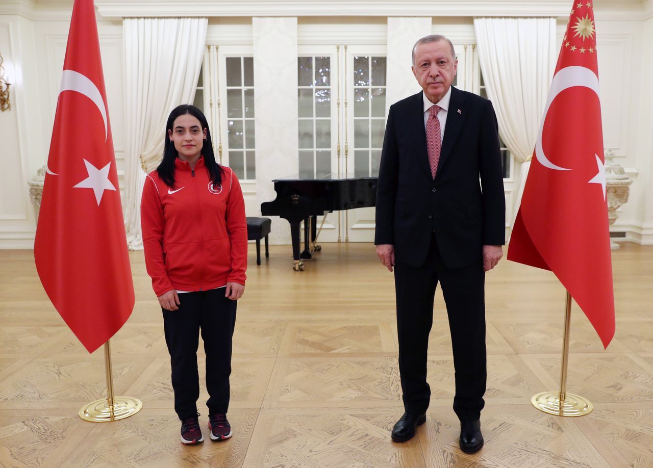 Cumhurbaşkanı Erdoğan, şampiyonlarla iftarda 6