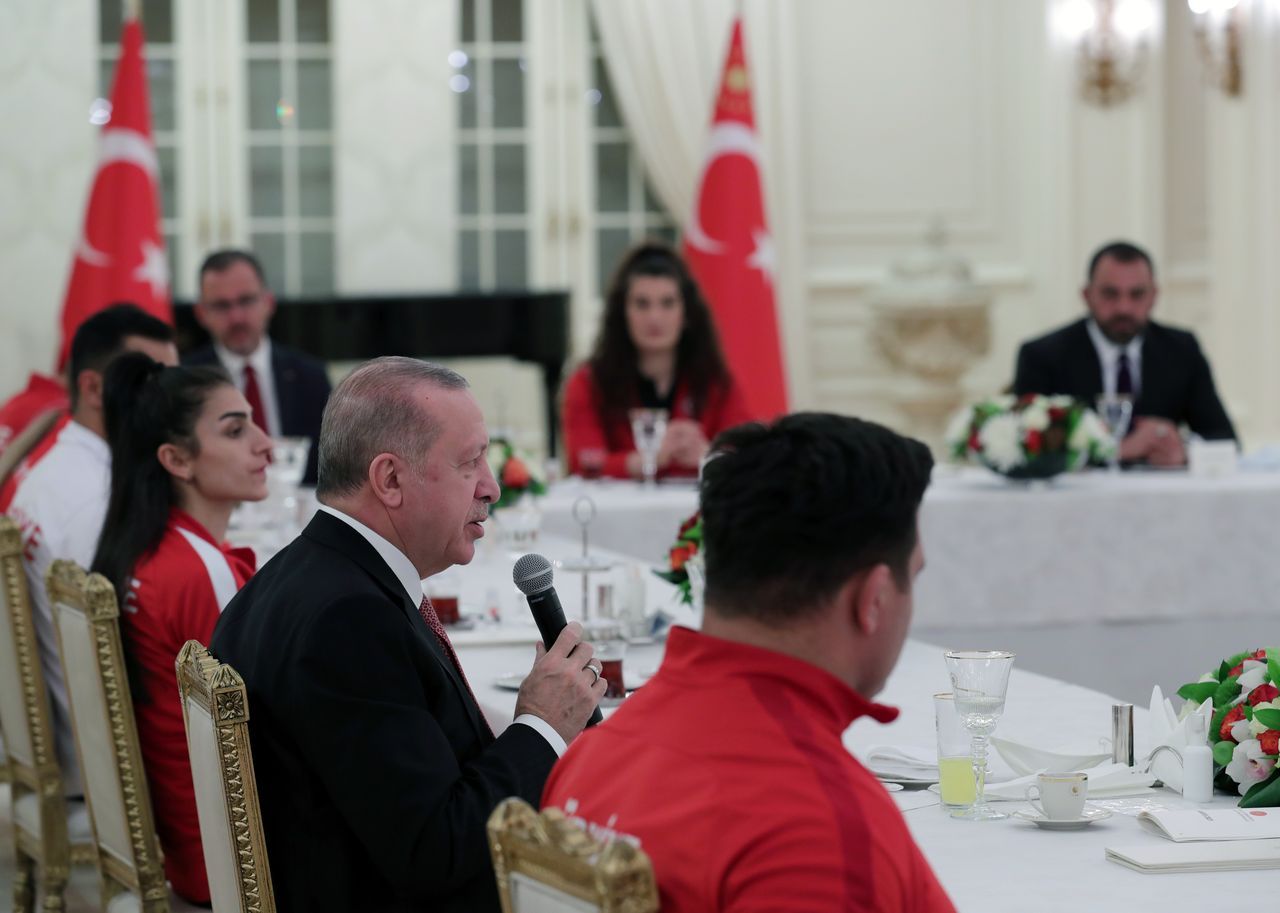 Cumhurbaşkanı Erdoğan, şampiyonlarla iftarda 14