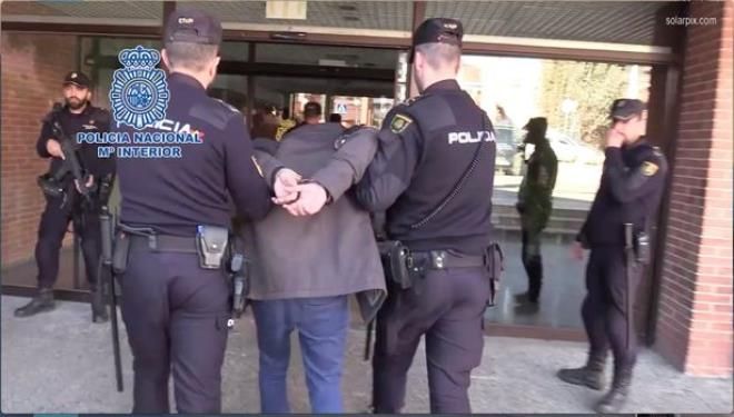Kan donduran cinayet: Annesini parçalara bölüp yedi! 6