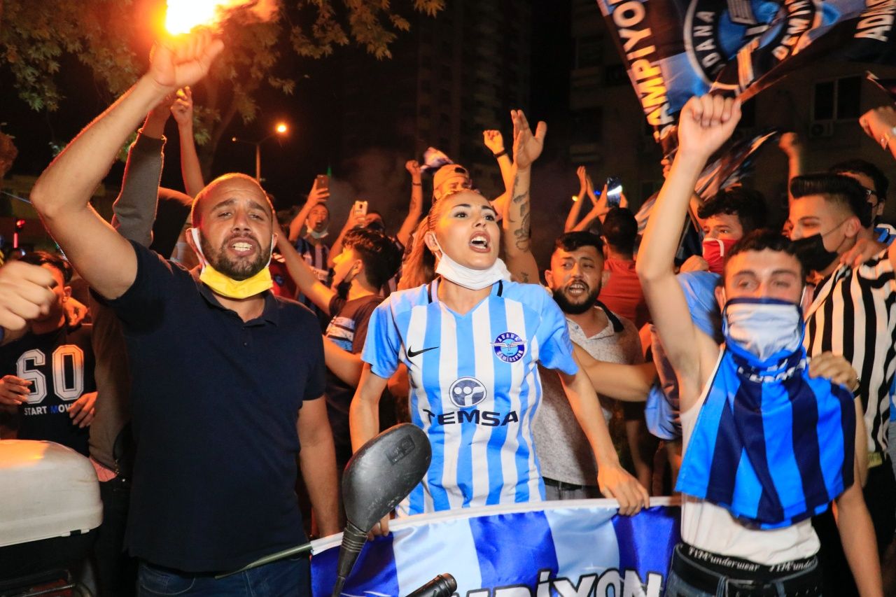 Adana sokakta, şampiyonluk kutluyor 2