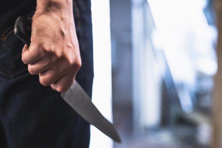 Annesinin odasından sesler duyunca delikten bakan lise öğrencisi dehşet yaşattı! 4