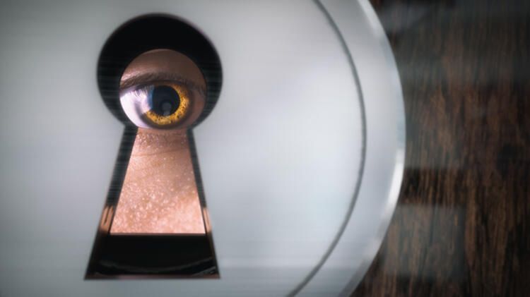 Annesinin odasından sesler duyunca delikten bakan lise öğrencisi dehşet yaşattı! 2