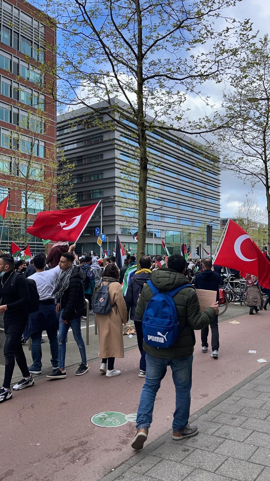 Amsterdam’da Türk bayraklı ve Erdoğan’lı İsrail protestosu! 4