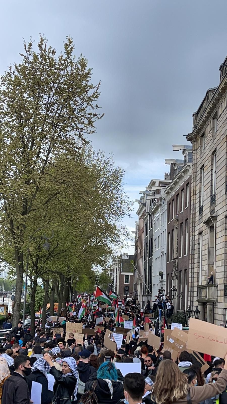 Amsterdam’da Türk bayraklı ve Erdoğan’lı İsrail protestosu! 12