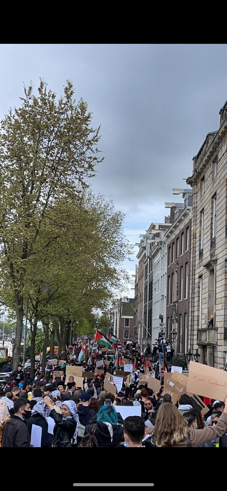 Amsterdam’da Türk bayraklı ve Erdoğan’lı İsrail protestosu! 13