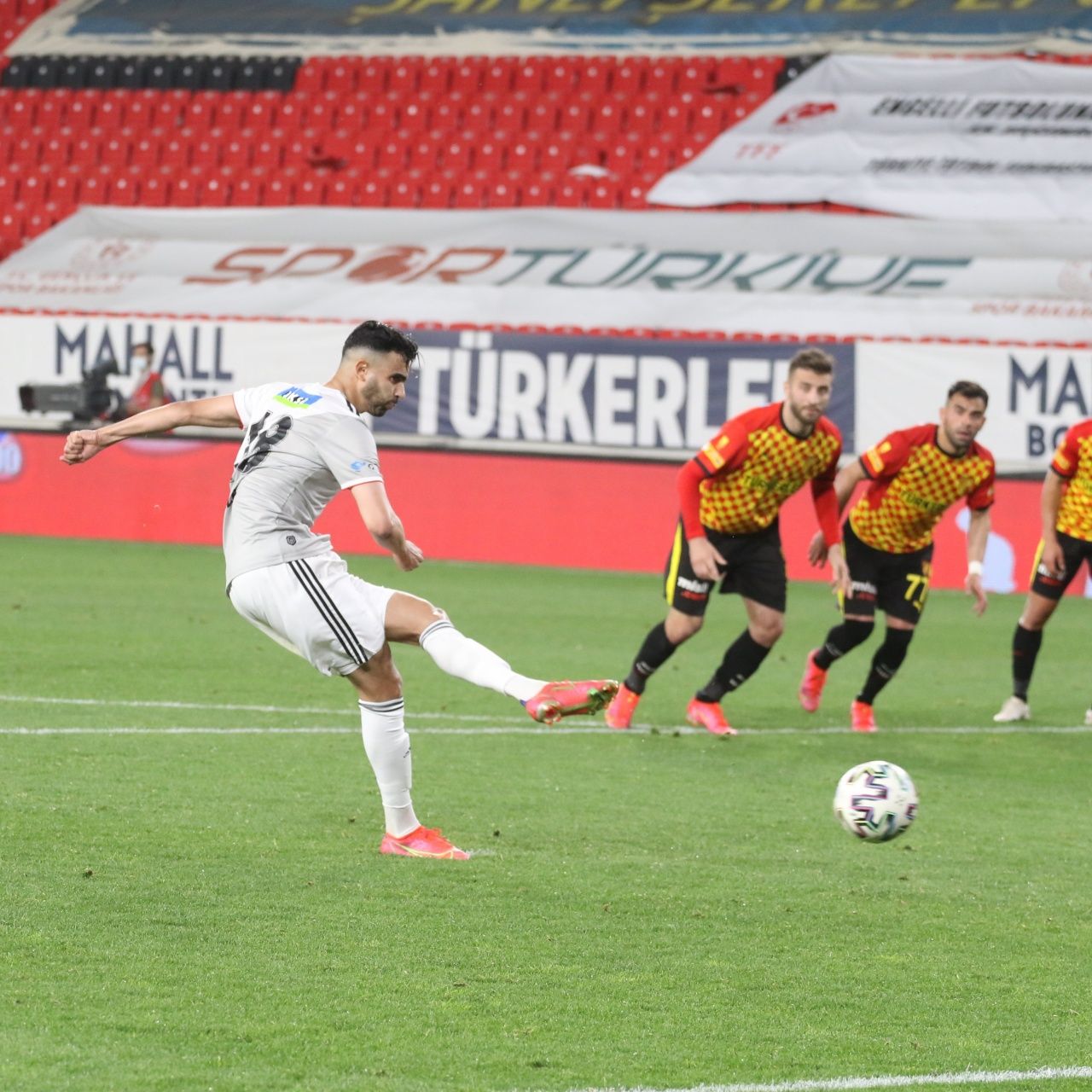 Beşiktaş'ın en medyatik 11'i belli oldu 3